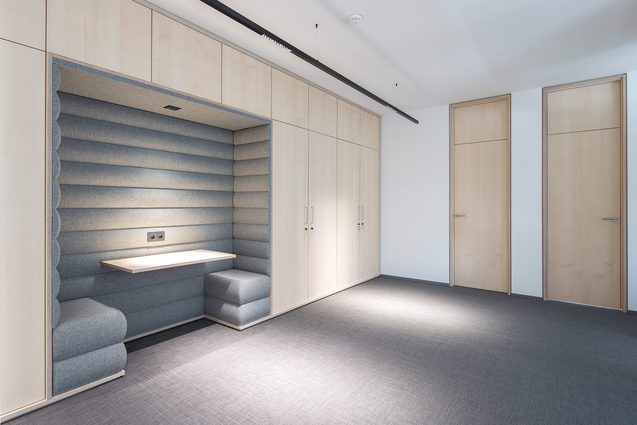 Ladenbau, Einbauregale, Verkaufstresen, Tischler Möbel