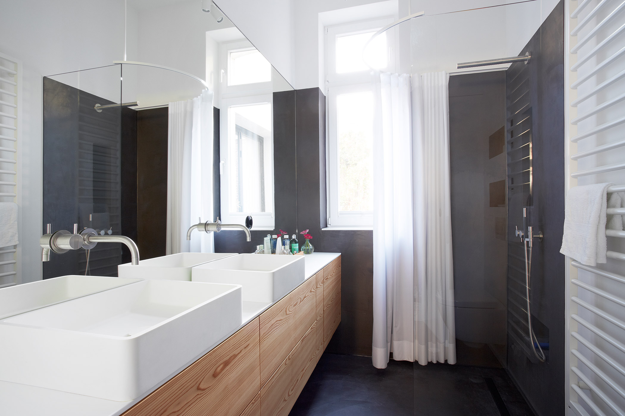 Waschtischmöbel, Badezimmerschrank, Vola,Corian, Badezimmerspiegel
