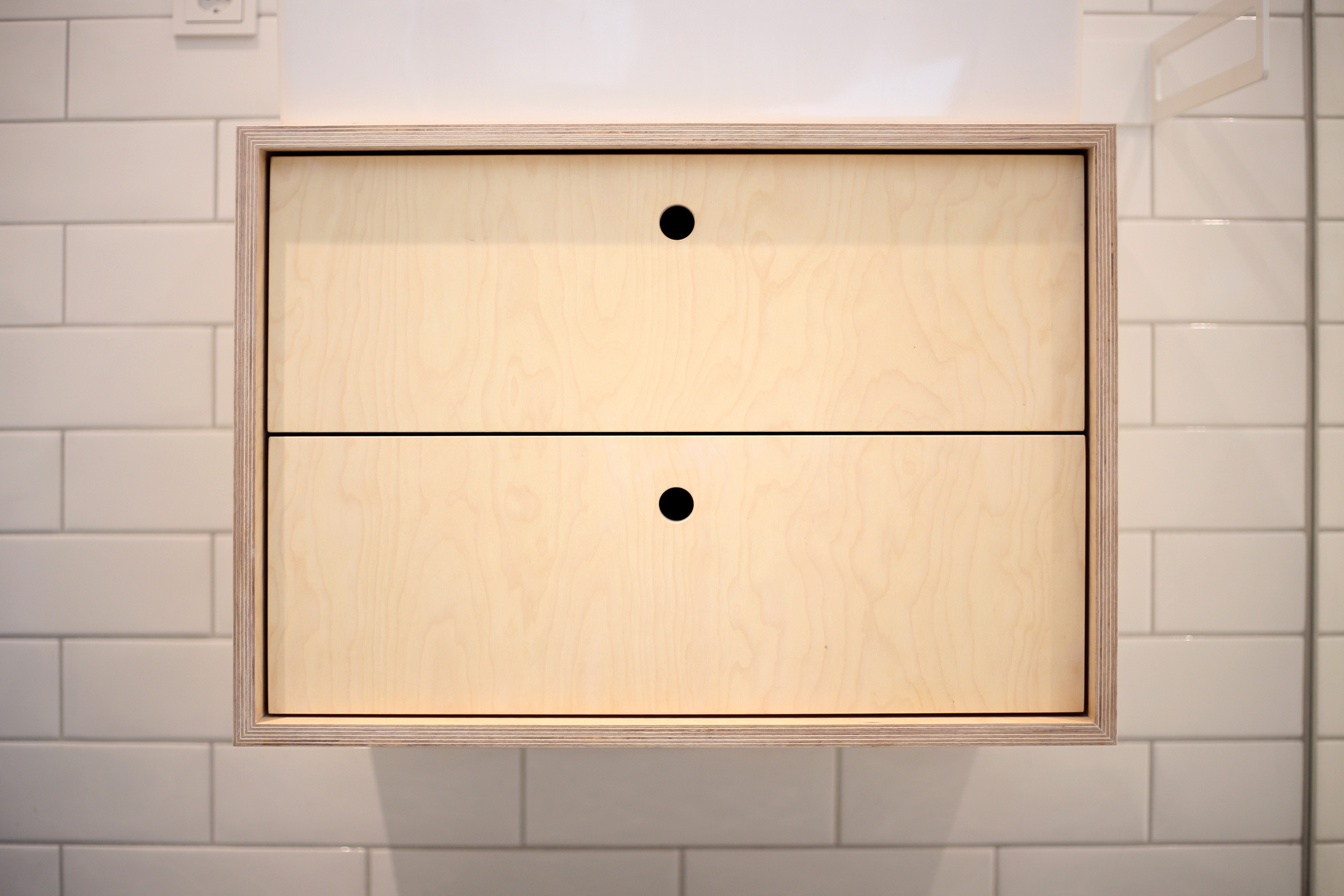 Waschtischmöbel, Badezimmerschrank, Corian, Badezimmerspiegel